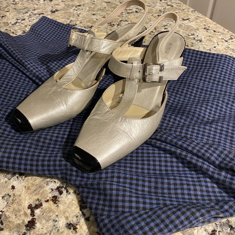 Roberto Capucci T-Strap Heels